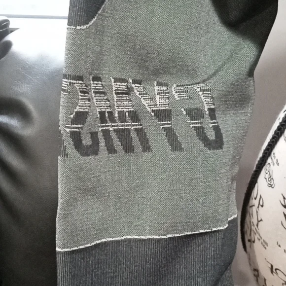 ๐๐ฅ๐ฅ๐ฅNWOT gym shark women's activew9ear crop top๐๐ฅ๐ฅ๐ฅ - Picture 3 of 9